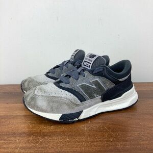New Balance 997R Boys Sneaker Shoes Gray Suede PR997RBE Kids Size 12 M.